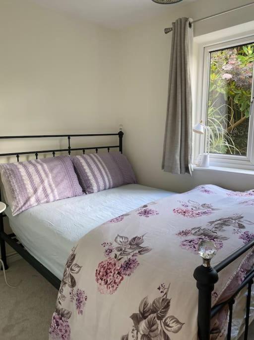 Cosy Apartment With Private Access And Kitchenette In Guildford (Adults Only) Worplesdon Exteriér fotografie