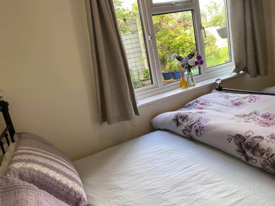 Cosy Apartment With Private Access And Kitchenette In Guildford (Adults Only) Worplesdon Exteriér fotografie